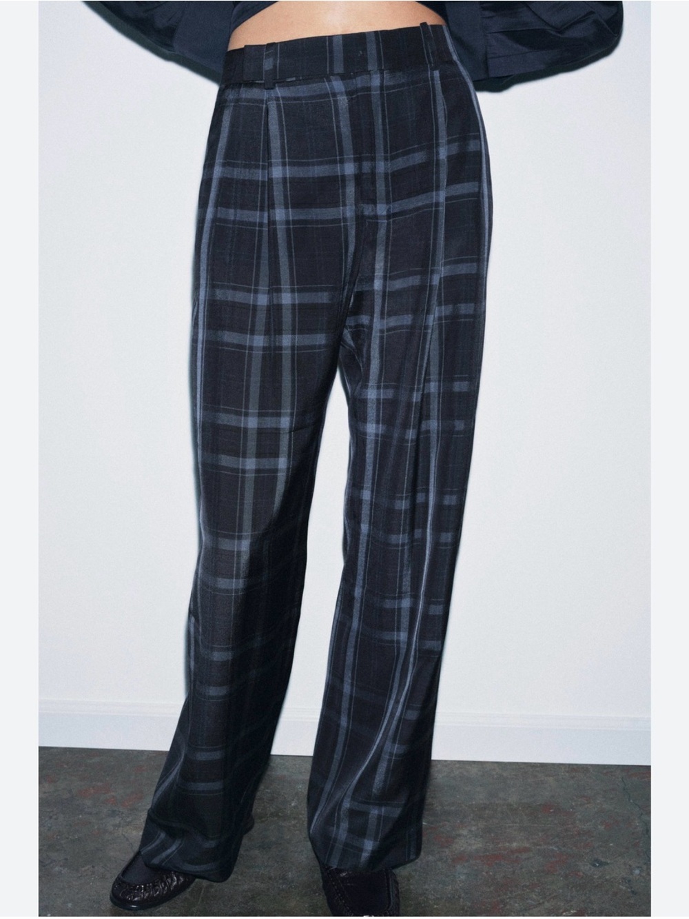 Zara womens Blue Plaid Wide Leg Pleated Dress Pants Size L / US 30 NWT
